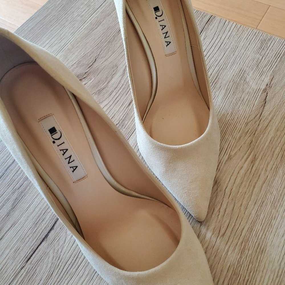 DIANA pumps - image 1