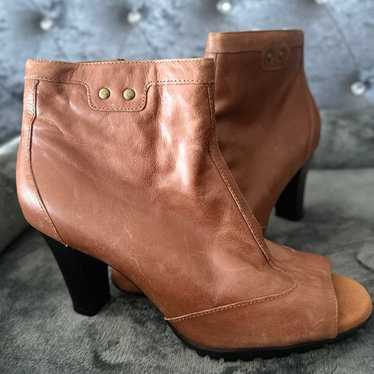 Size 10  Aerosoles Booties