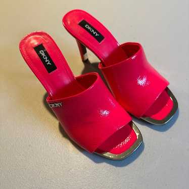 DKNY Bronx hot pink mule