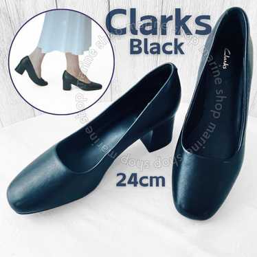 Clarks Sheer55 Court Chunky Heel Pumps Leather Bl… - image 1