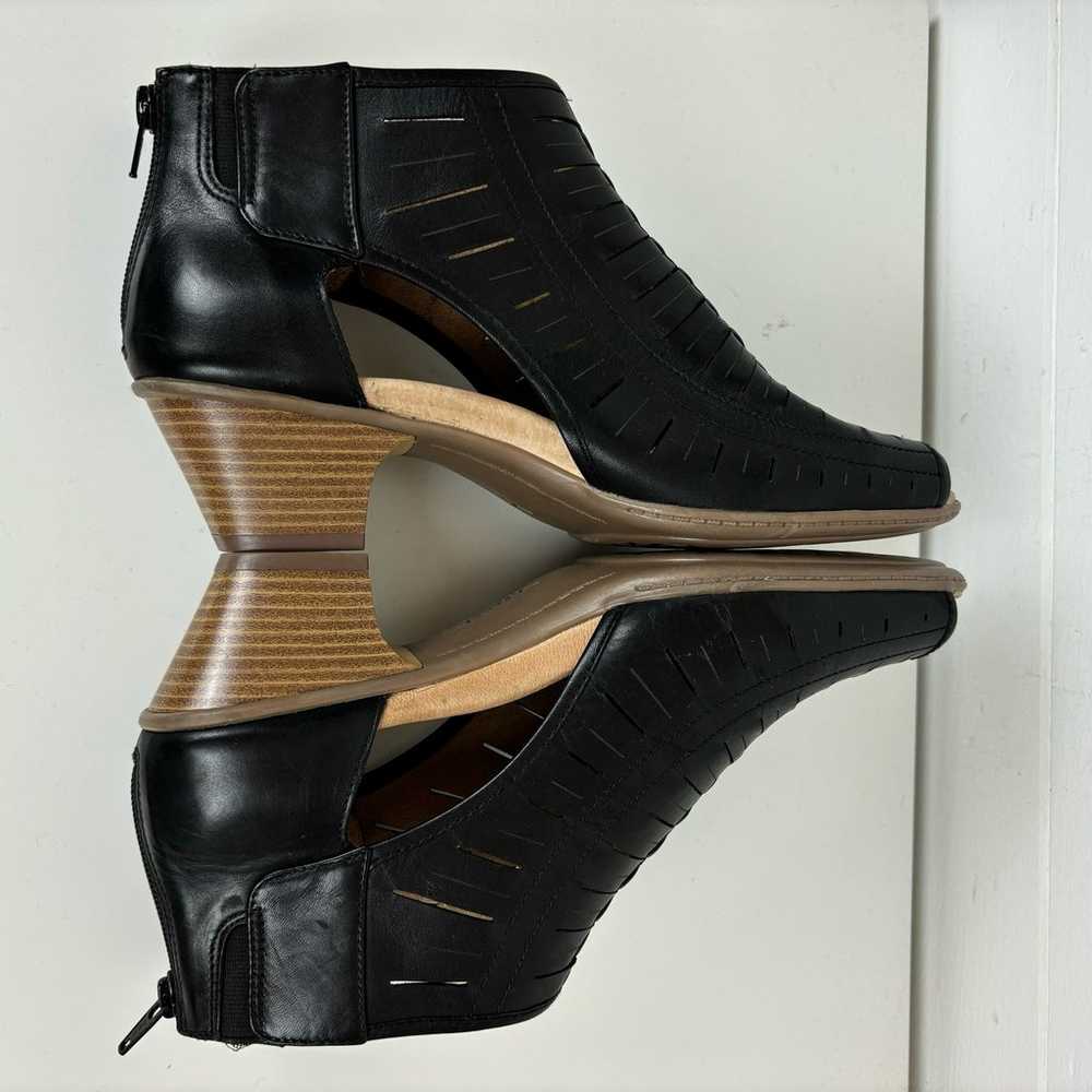 Earth Vicki Bootie 11M black leather peep toe hee… - image 6