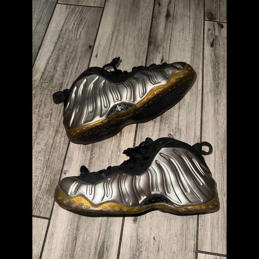 Nike Nike Air Foamposite One Metallic - image 2