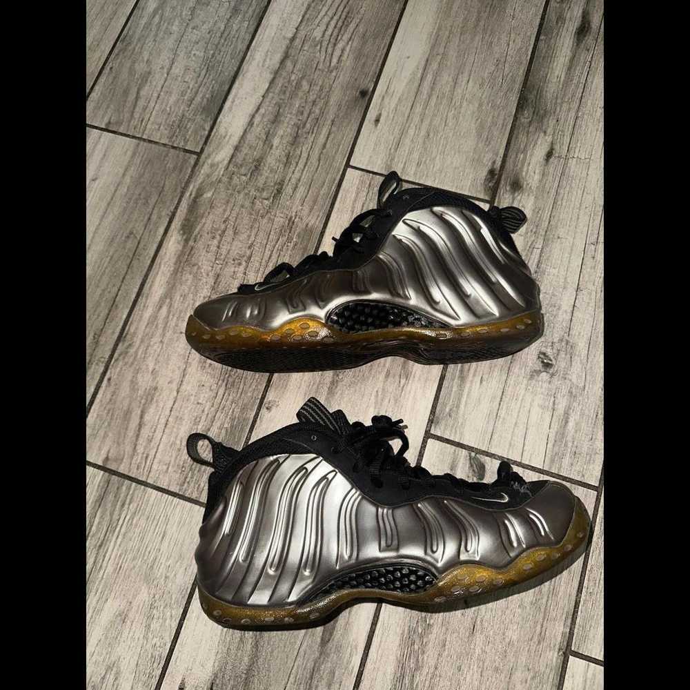 Nike Nike Air Foamposite One Metallic - image 7