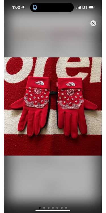 Streetwear Supreme gloves