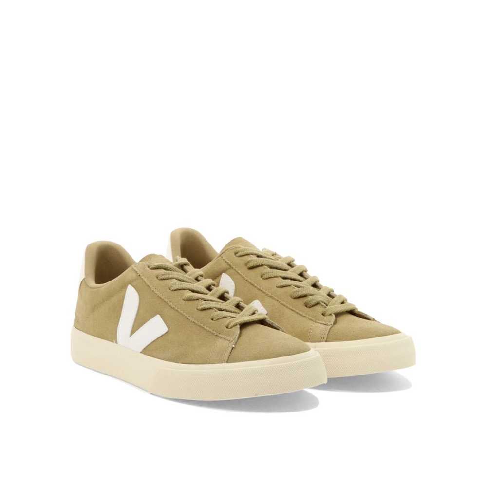 Veja Trainers - image 2