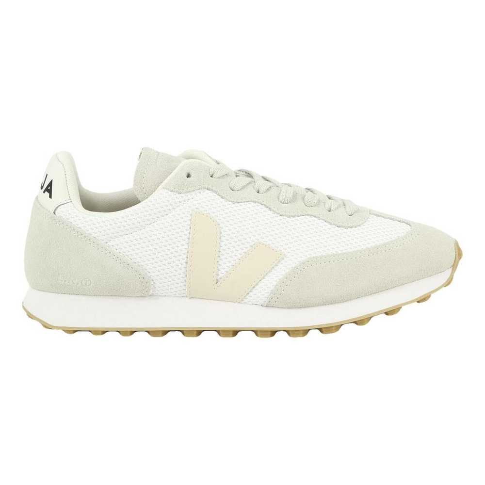 Veja Trainers - image 1