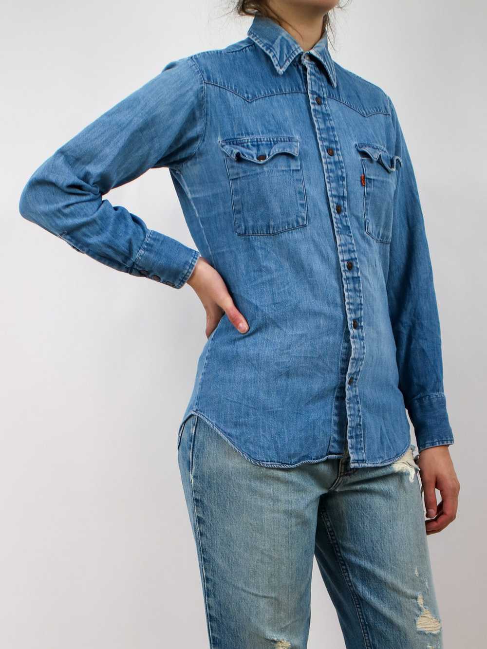 1990s Levis Lightwash Western Style Snap Front De… - image 3