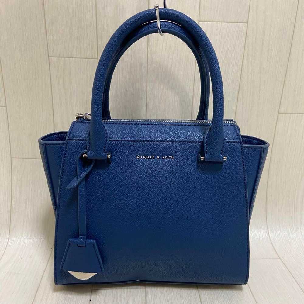 CHARLES & KEITH Double Handle Trapeze Tote Bag 2w… - image 4