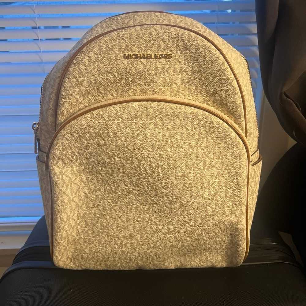 Michael Kors backpacks never used - image 1