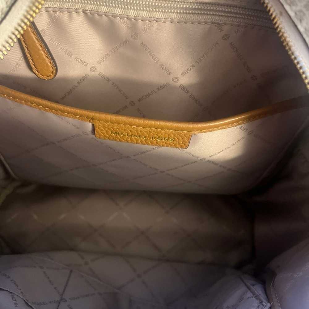 Michael Kors backpacks never used - image 3