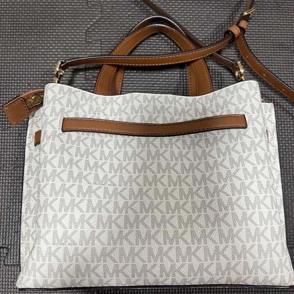 MICHAEL KORS white MK logo shoulder bag. - image 3