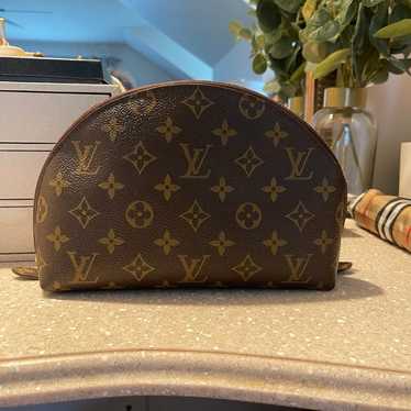 Pre-loved Louis Vuitton pouch