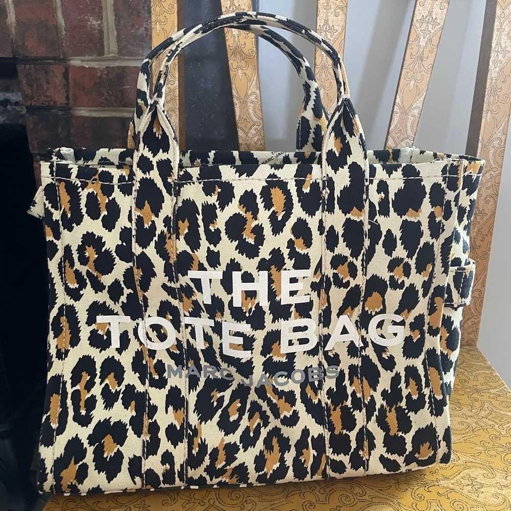 Marc Jacobs The Tote Bag Large Leopard RARE - image 1