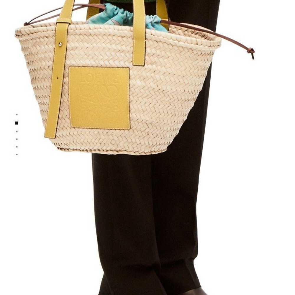 Loewe basket bag in palm leaf and calfskin - image 2