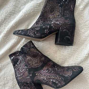 Size 10 ALDO Booties - image 1