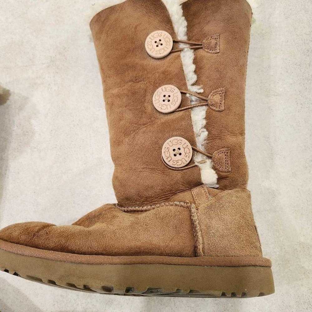 UGG Womens 7 Tall Bailey Button Triplet Shearling… - image 2