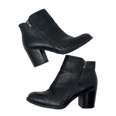 Sofft Womens Black Leather Ankle Boot Zip Up Chun… - image 1