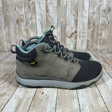 Teva arrowood waterproof boots Womens 8