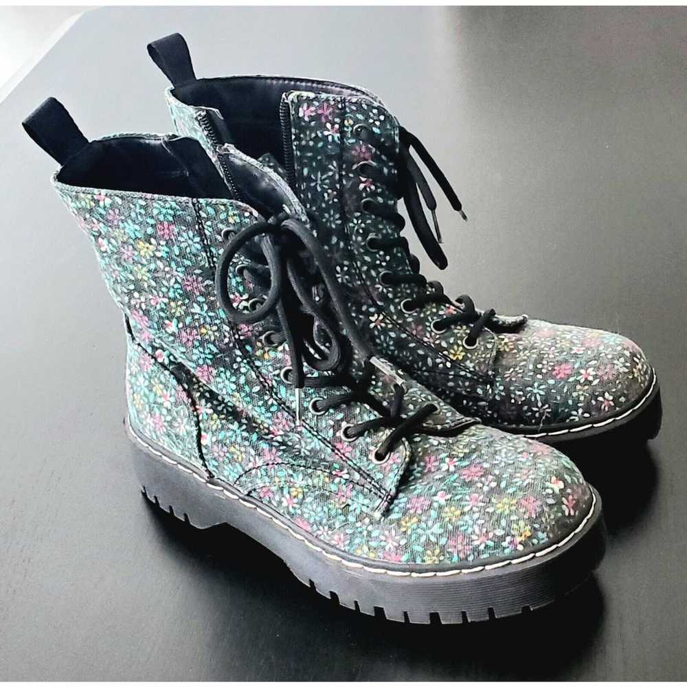 New Sincerely Jules Combat Boots Black Floral Har… - image 1