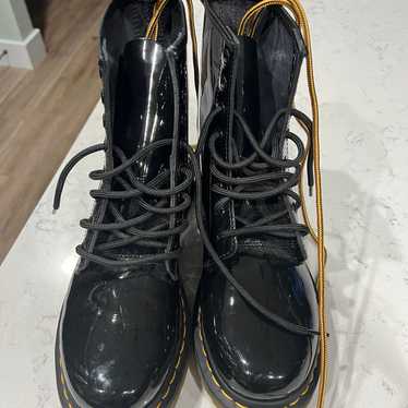 Dr  martens patent lamper