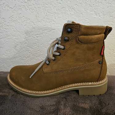 Levi’s Tan Boots Size 7