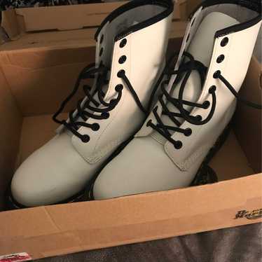 white dr martens 1460