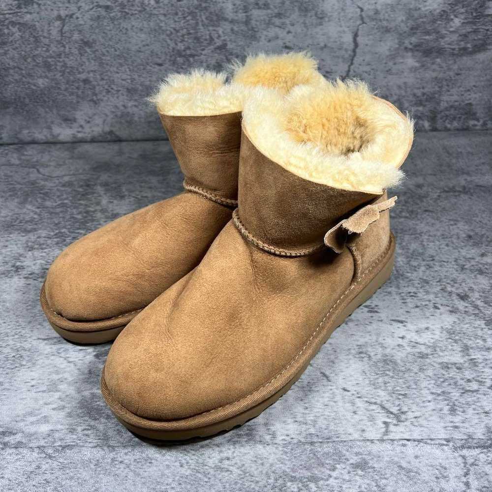 Excellent Condition UGG Mini Bailey Button Sheeps… - image 3