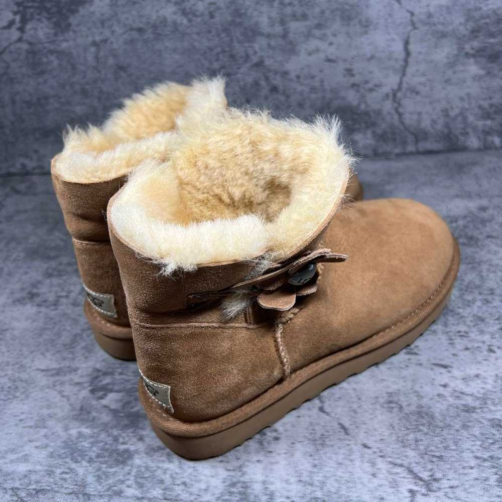 Excellent Condition UGG Mini Bailey Button Sheeps… - image 5