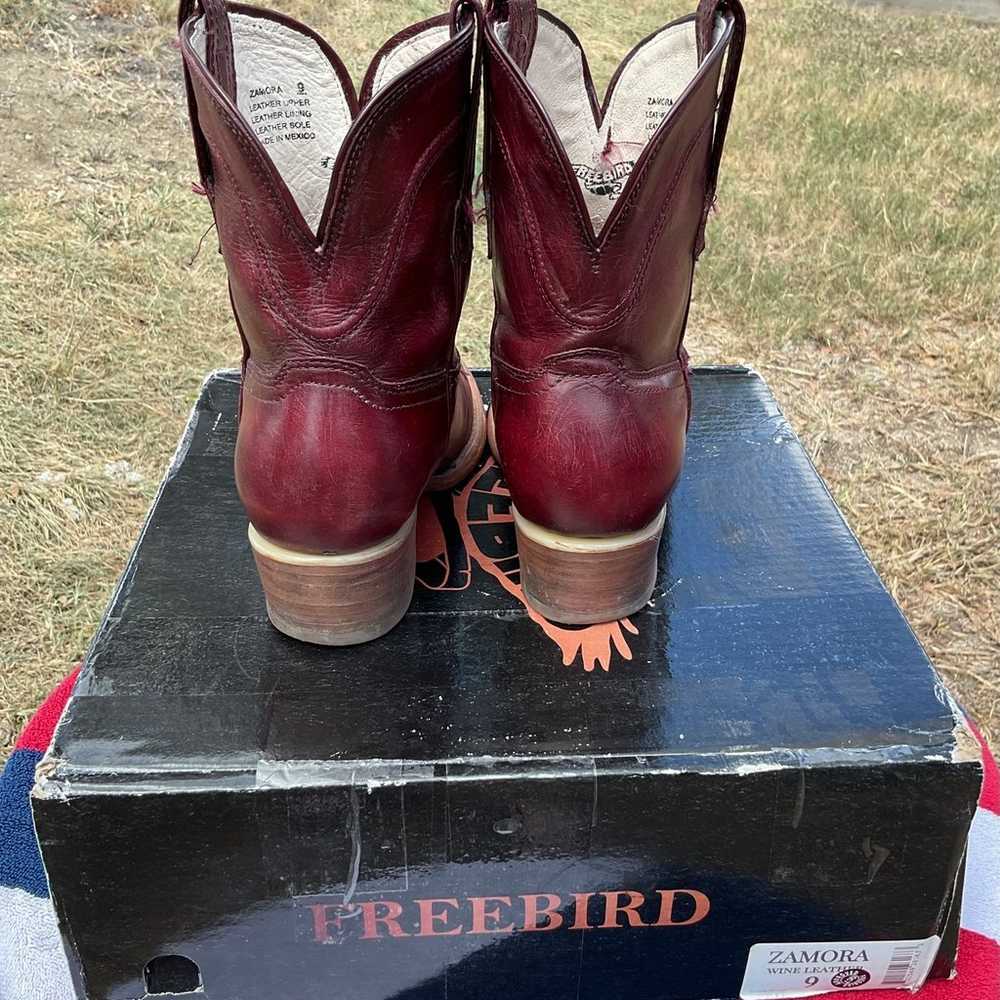 Ladies Freebird ZAMORA booties- 9M - image 2