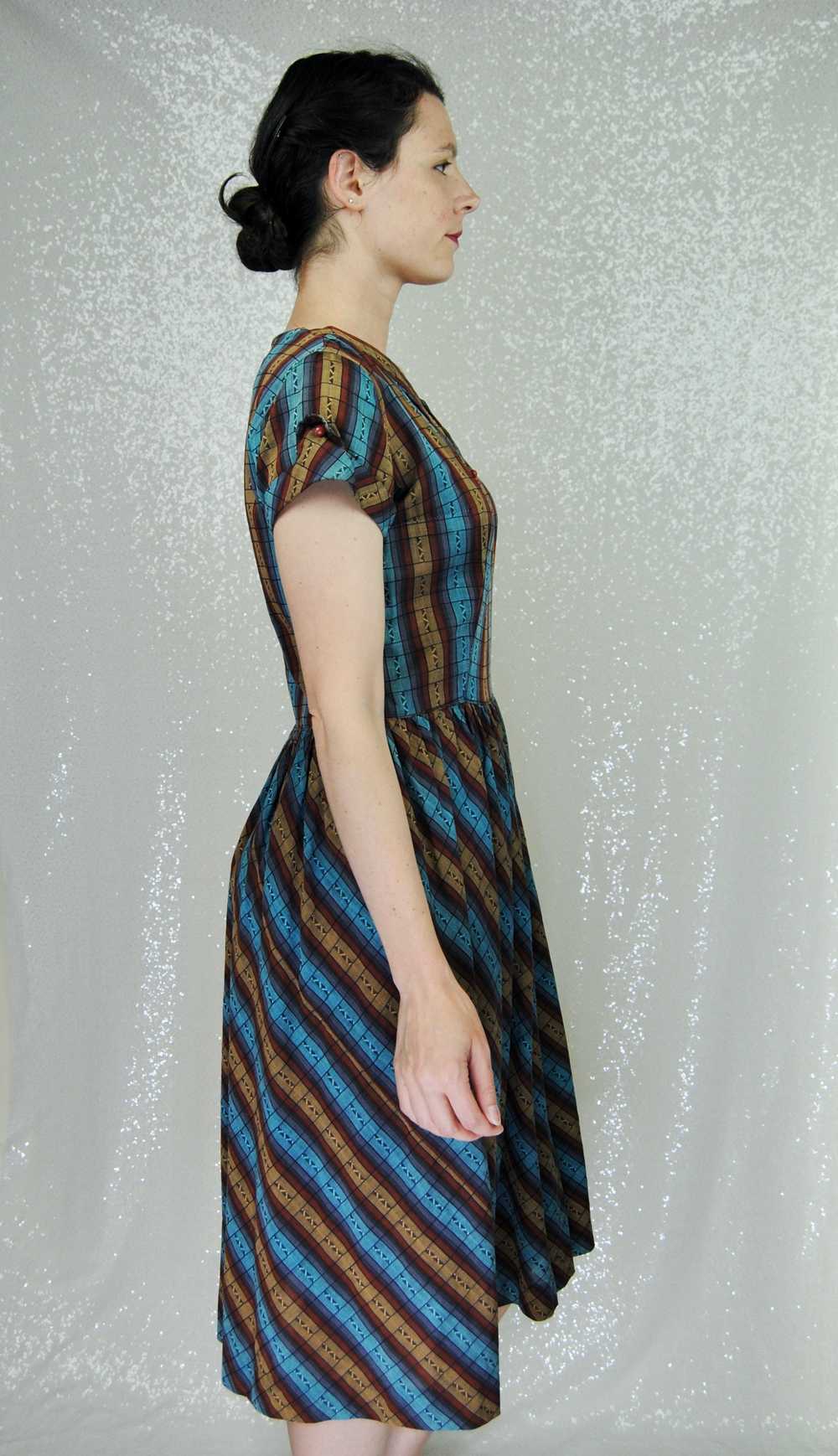 1950s Vintage Brown Caramel & Blue Striped Plaid … - image 10