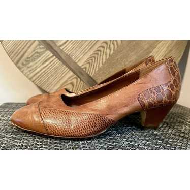 Vintage Anne Wells Leather Heels Leather Patterns… - image 1