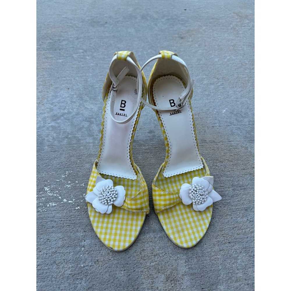 Bakers Womens Vintage 50s High Heels Yellow White… - image 1