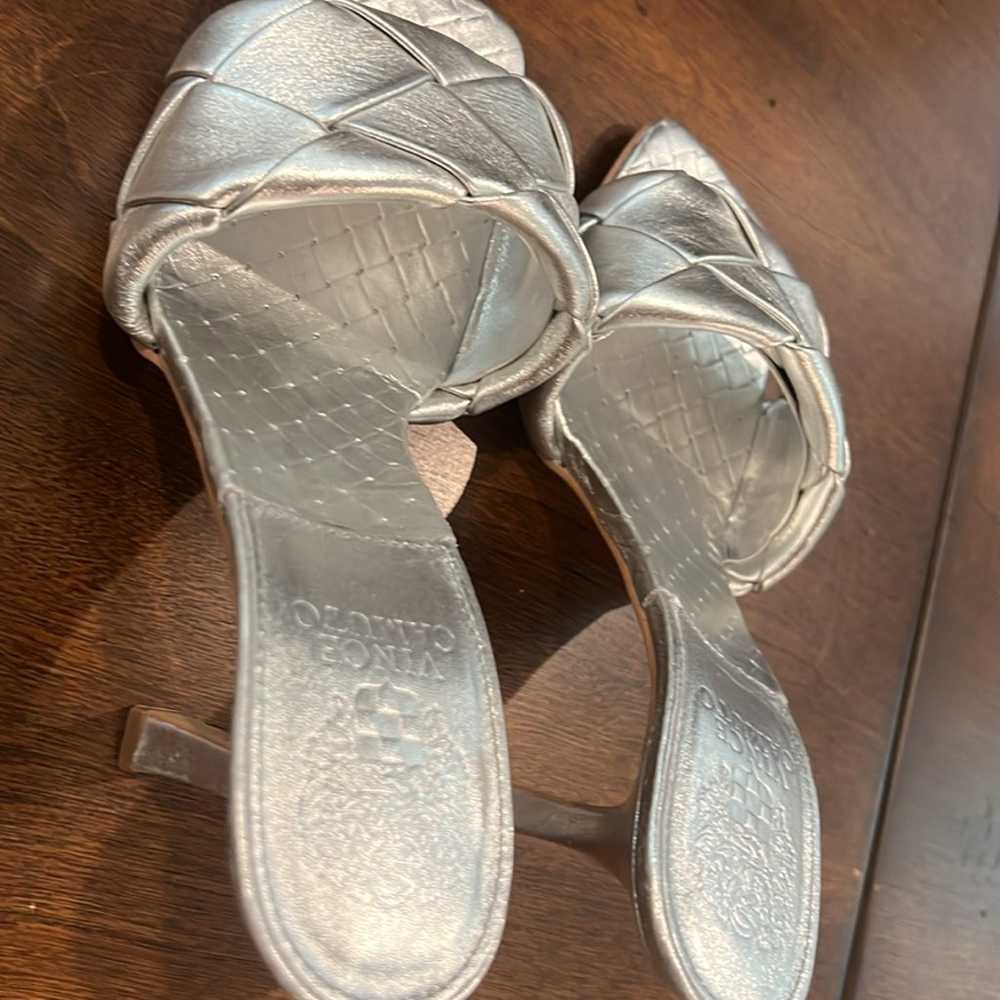 Vince Camuto silver leather heels NWOT - image 11