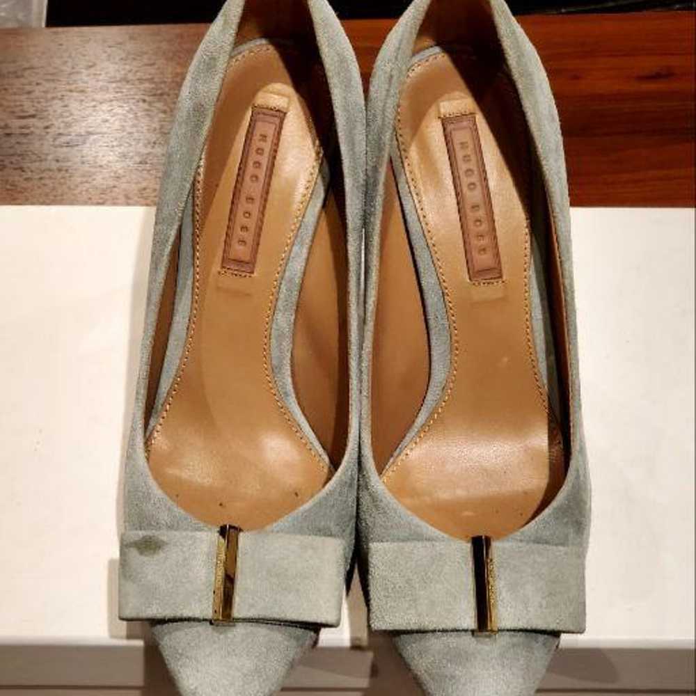 HUGO BOSS Light Gray Suede Pointed Toe High Heels… - image 11