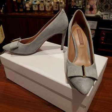 HUGO BOSS Light Gray Suede Pointed Toe High Heels… - image 1