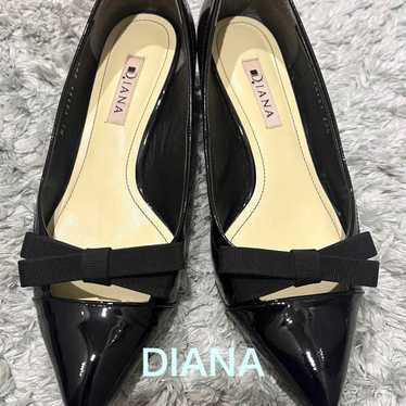 DIANA Ribbon Enamel Pumps - image 1