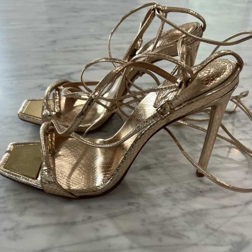 SCHUTZ Vikki Metallic Leather Sandal Platina Size… - image 6