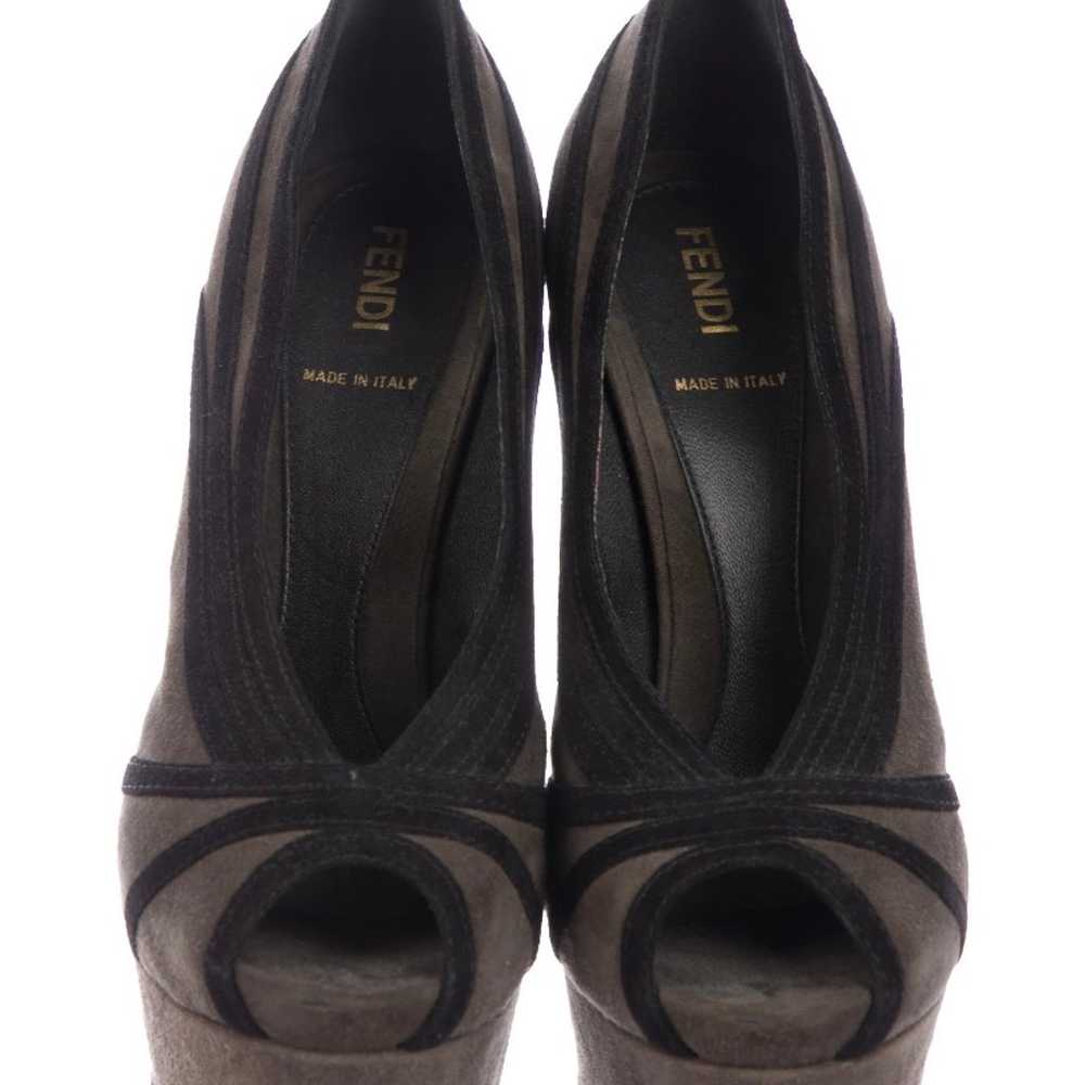 Fendi platform heel pumps - image 3