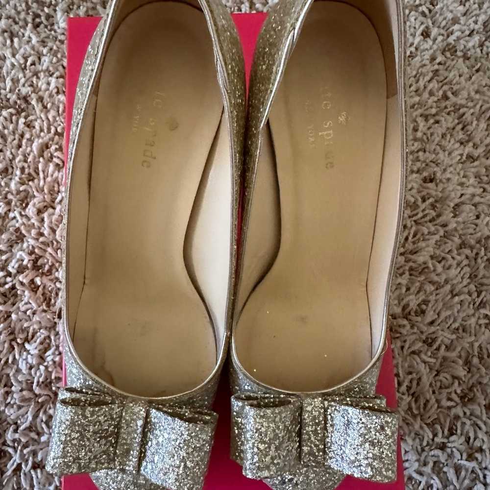 Kate Spade gold sparkle pumps 7.5 IN BOX - image 5