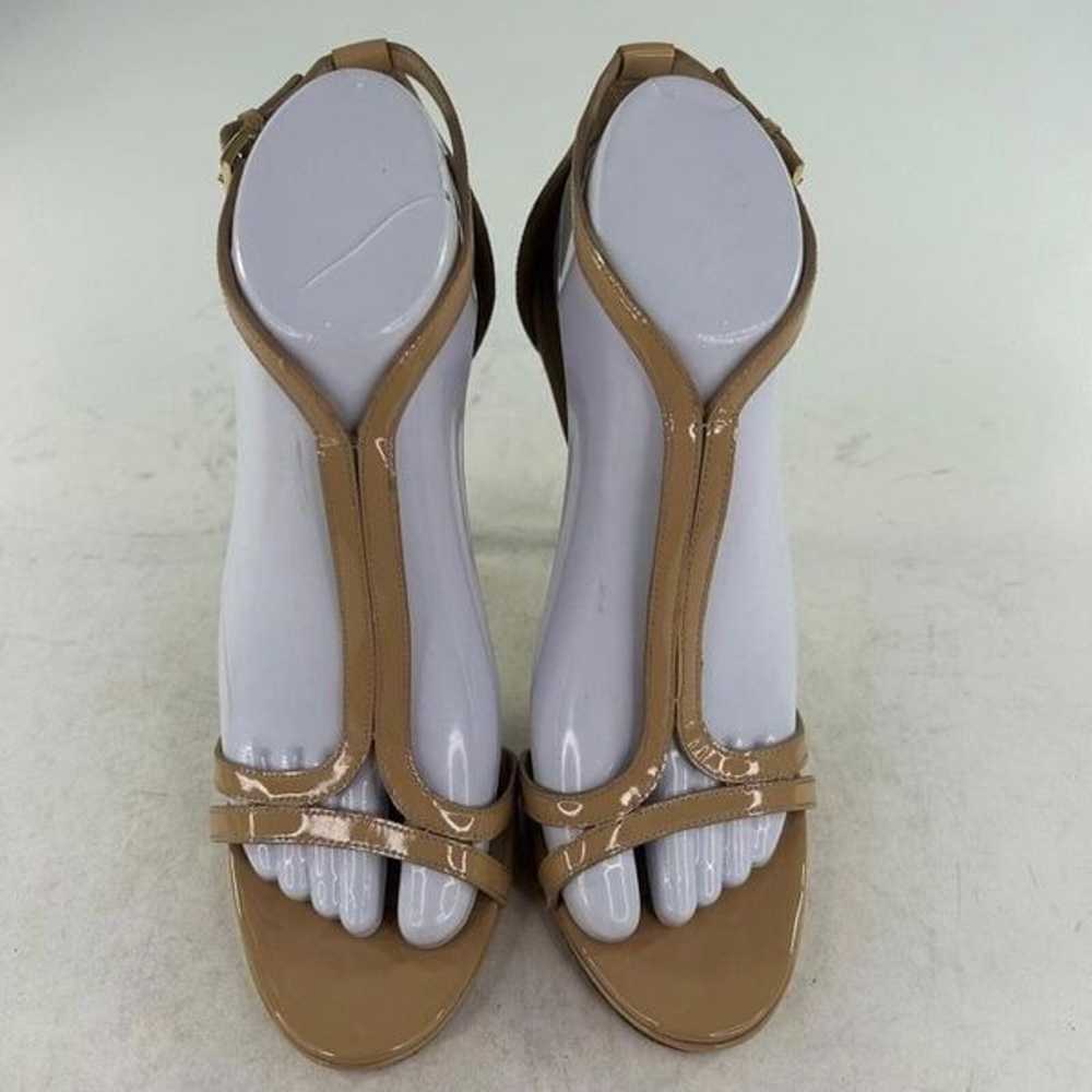 Tory Burch Women's T-Strap Beige Patent Sandals U… - image 3