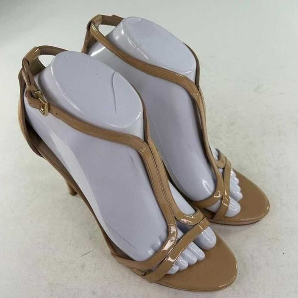 Tory Burch Women's T-Strap Beige Patent Sandals U… - image 4