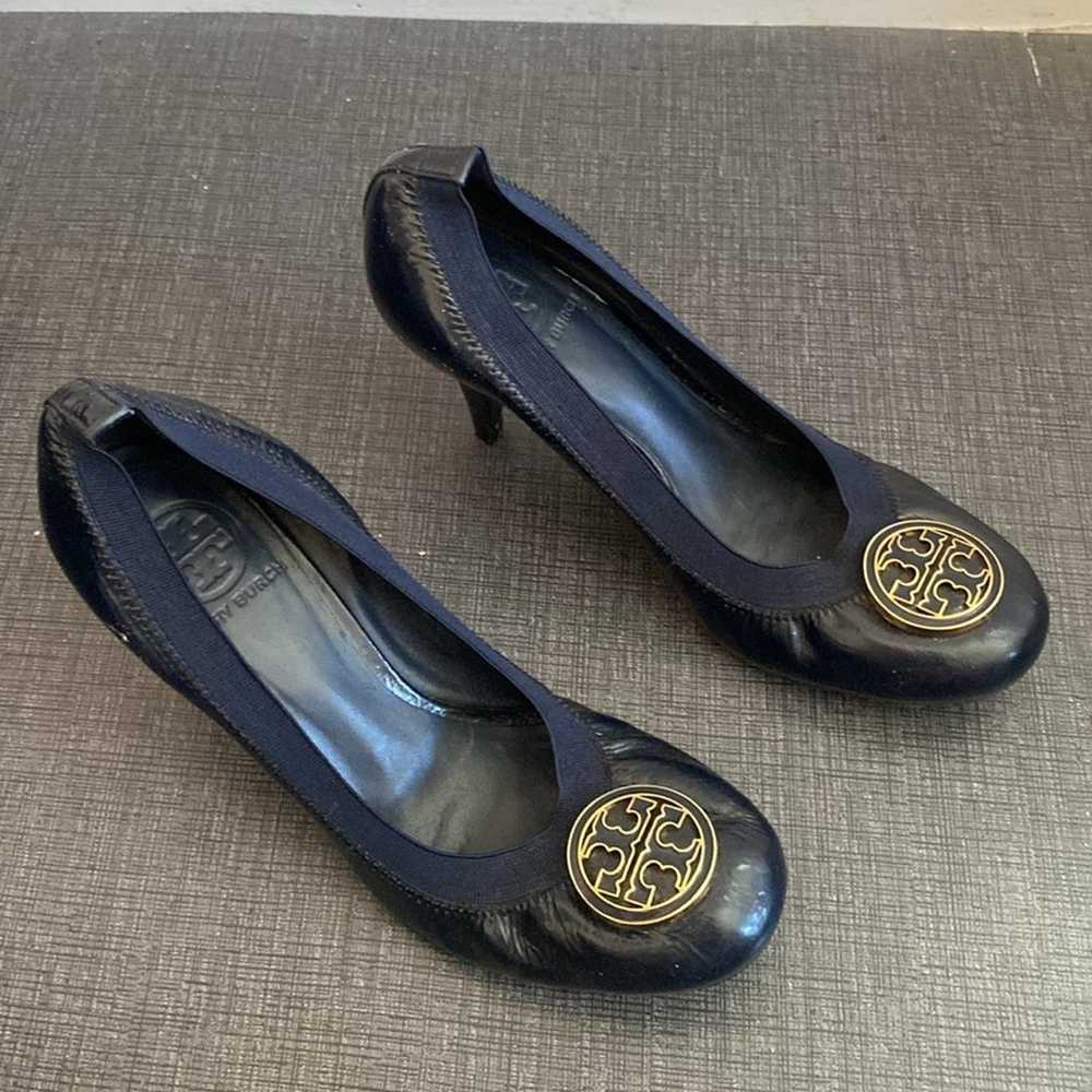 Tory Burch Caroline Navy Patent Leather Mid Heel … - image 11