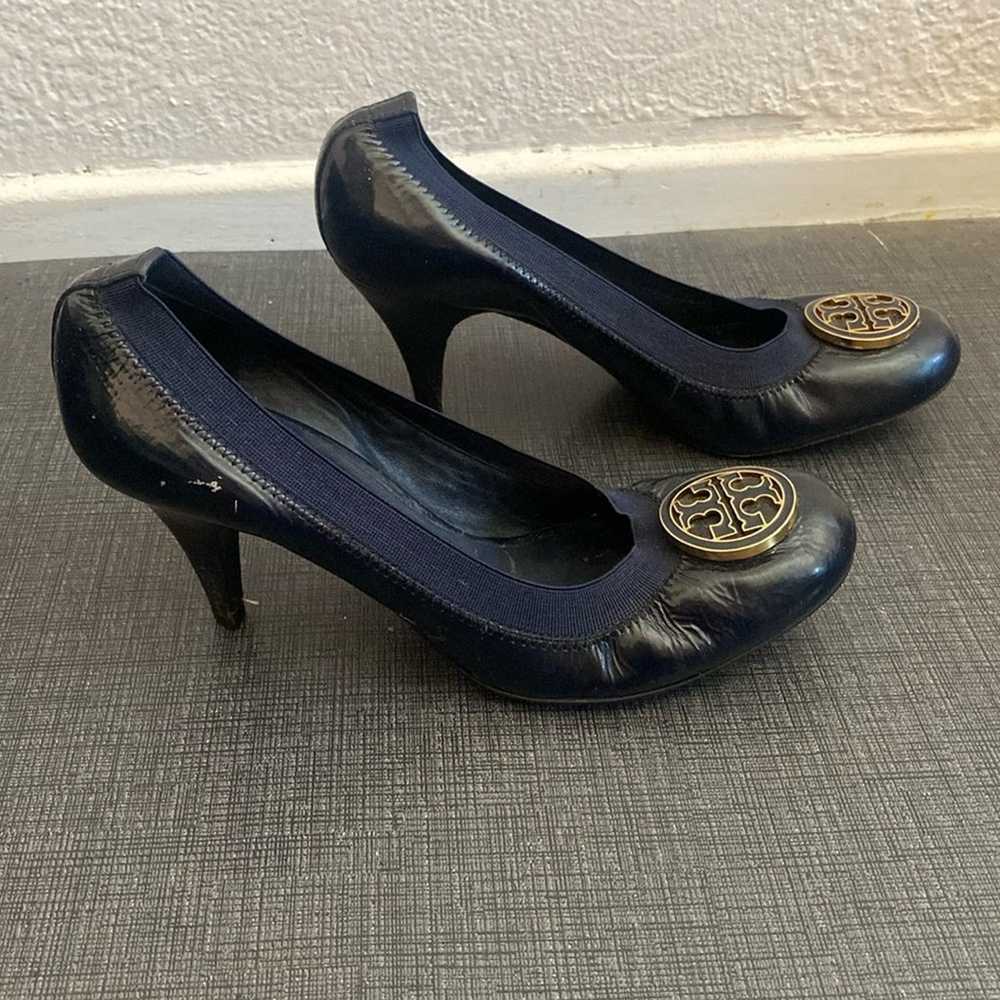 Tory Burch Caroline Navy Patent Leather Mid Heel … - image 2