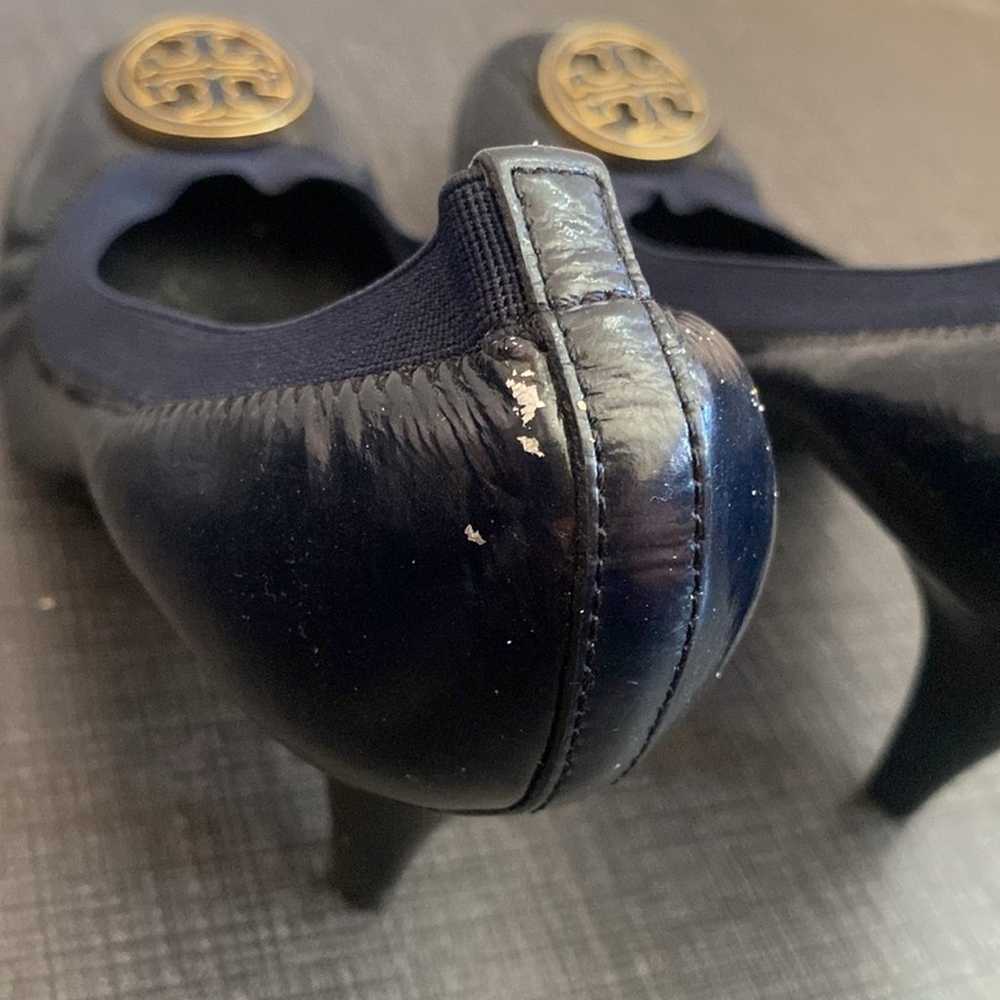 Tory Burch Caroline Navy Patent Leather Mid Heel … - image 5