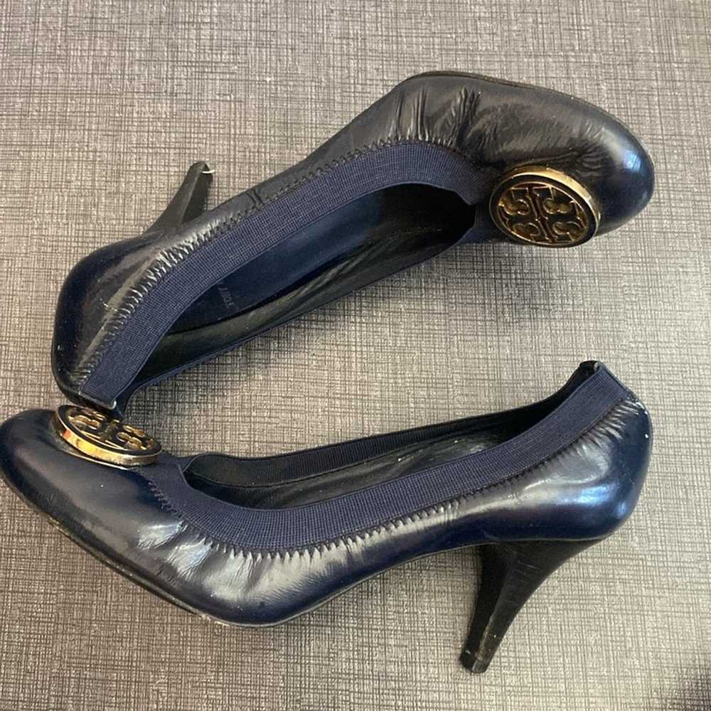 Tory Burch Caroline Navy Patent Leather Mid Heel … - image 8