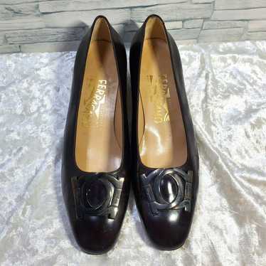 Salvatore Ferragamo pumps big double Gancini black