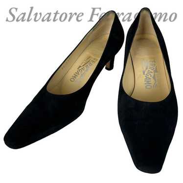 Salvatore Ferragamo mid-heel pumps, pin heel, sued