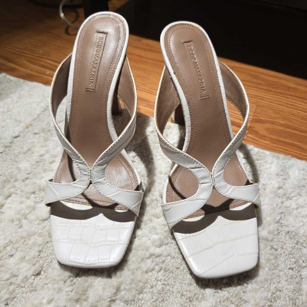 NEW BCBGMAXAZRIA SANDALS SIZE 9 - image 1