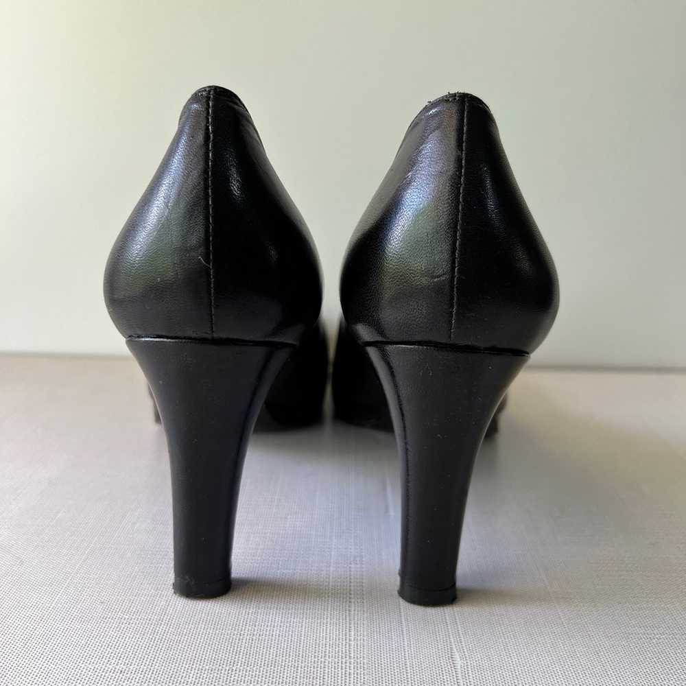 Stuart Weitzman Classic Black Pumps Round Toe Lea… - image 5