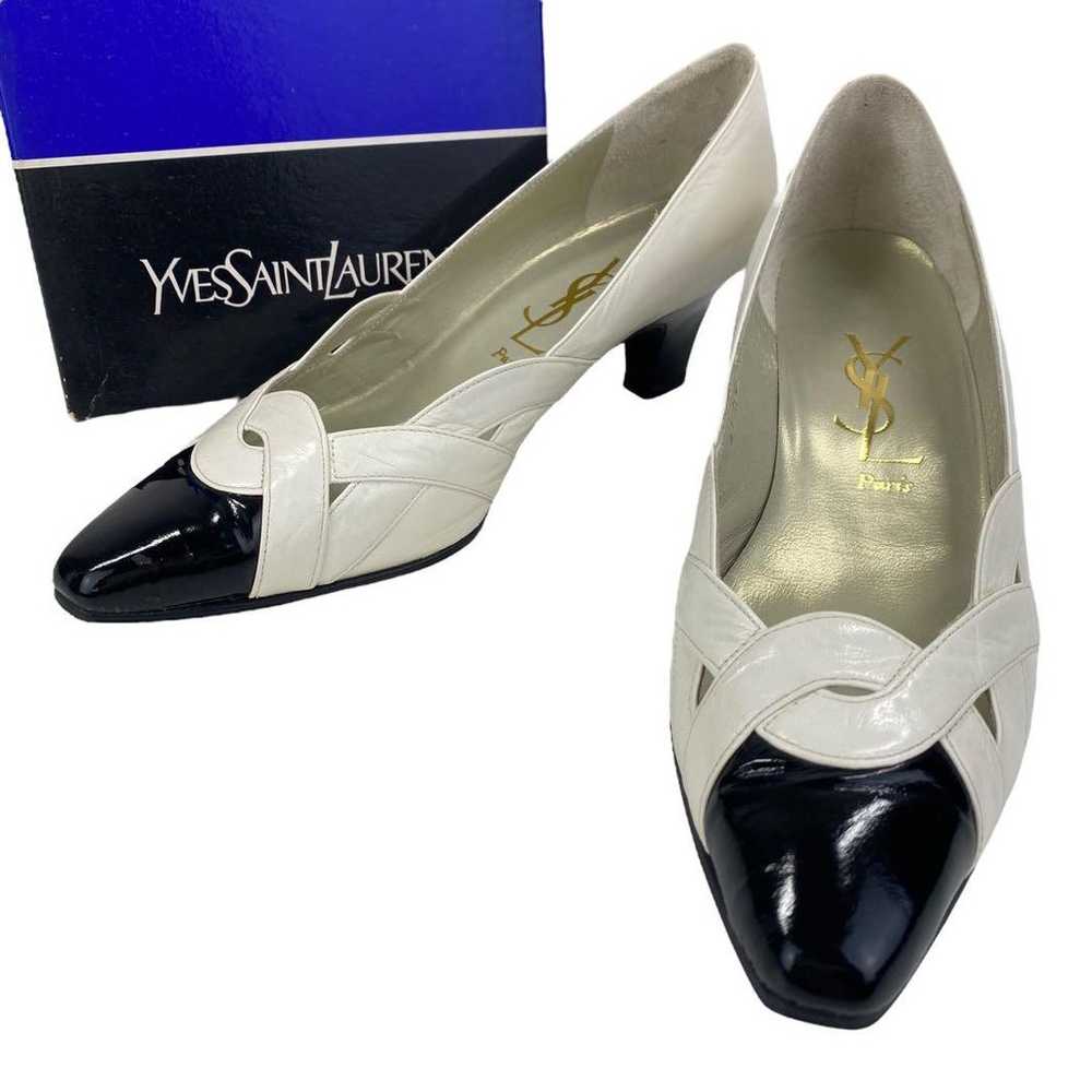 Yves Saint Laurent pumps white black. - image 12